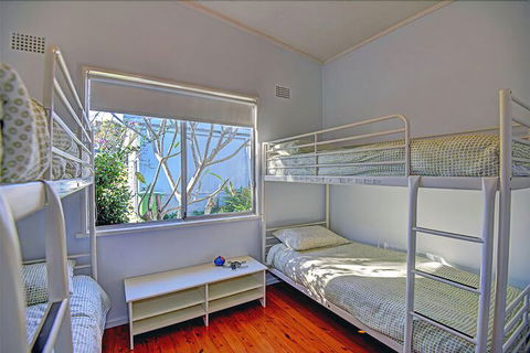 Lakes Edge Cottage - Accommodation Perth 4