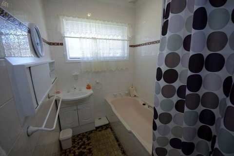 Fravent House - Accommodation Perth 6