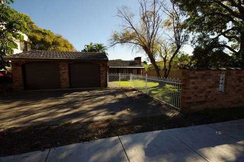Fravent House - Accommodation Perth 4