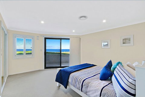 Beachfront Luxury - Accommodation Perth 2