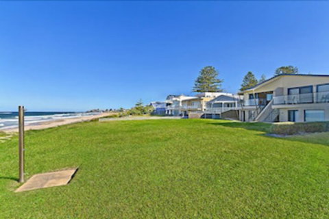 Beachfront Luxury - Accommodation Perth 0