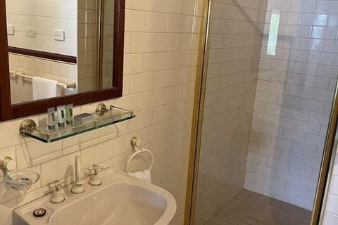 CBC Bed & Breakfast & Cafe - Accommodation Perth 7