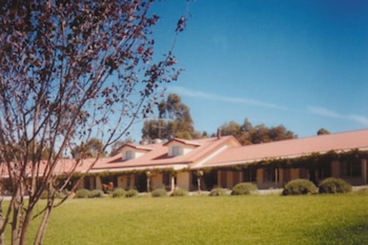 Binalong NSW Perth Resorts