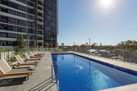 Meriton Suites Church Street, Parramatta - Perth Resorts 6