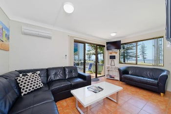 Beach House Holiday Apartments - Accommodation Perth 4