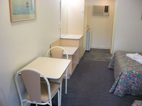 Mid Coast Motor Inn - Accommodation Perth 0