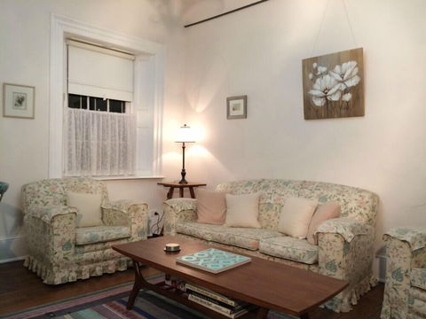 Surgeons Cottage - Perth Resorts 4