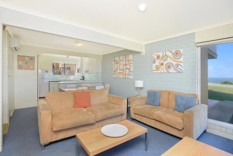 South Seas Beachfront Apartments - Accommodation Perth 2