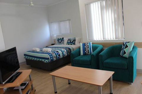 Mandurah Ocean Marina Chalets - Accommodation Perth 3