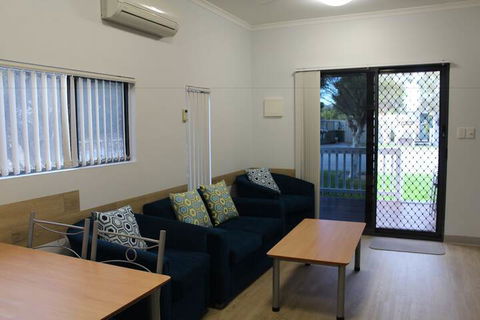 Mandurah Ocean Marina Chalets - Accommodation Perth 4