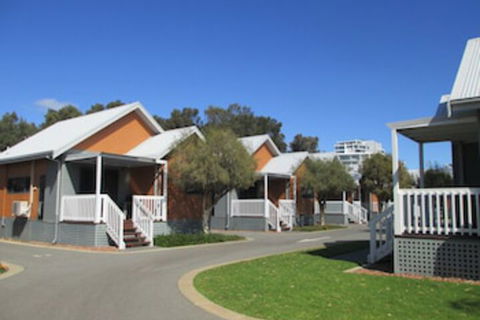 Mandurah Ocean Marina Chalets - Accommodation Perth 0