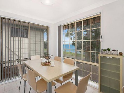 Toukley Lake House - Accommodation Perth 0