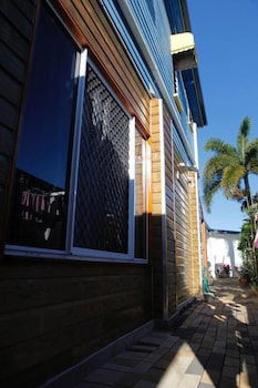 Happytourcairns Sharehouse - Perth Resorts 0