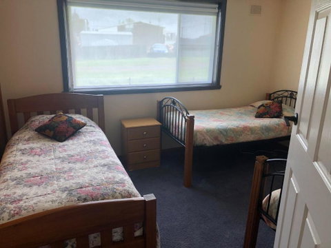 Waratah Falls Holiday Unit - Accommodation Perth 2