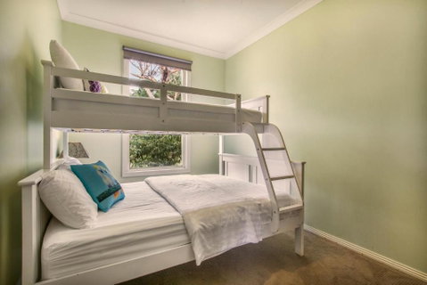 Country House Retreat - Accommodation Perth 1