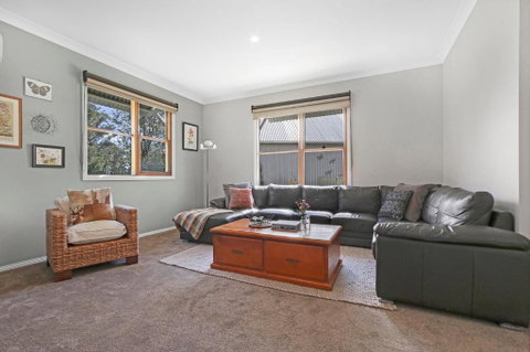 Country House Retreat - Accommodation Perth 3
