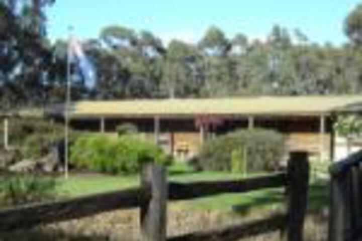 Fosterville ACT Perth Resorts