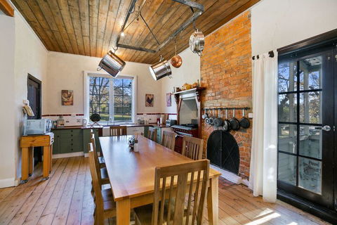 Taradale House Estate - Perth Resorts 7