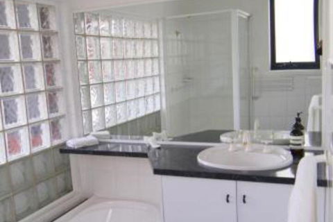 Beach Haven Poolside - Accommodation Perth 0
