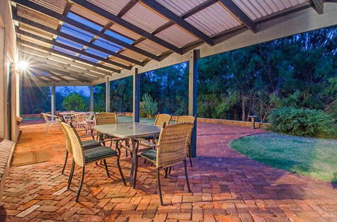 Yallingup Pet Friendly Bush Retreat - Accommodation Perth 2