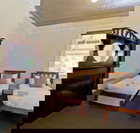 Deloraine Hotel - Perth Resorts