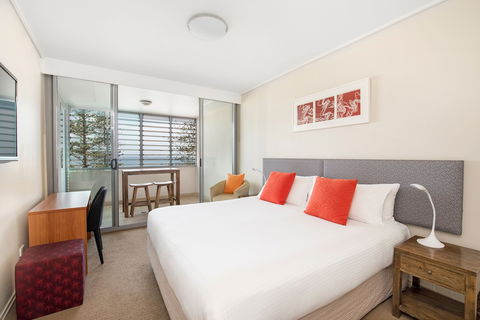 Mantra The Observatory - Accommodation Perth 5