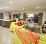 Seas The Day - Perth Resorts