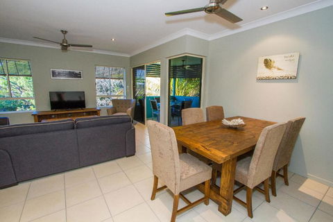 Beach Pad 2 - Perth Resorts 5