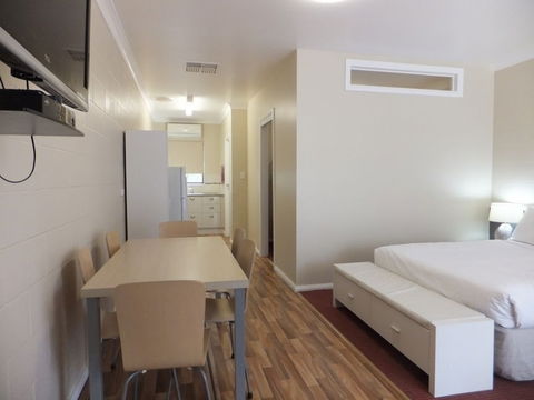 Nagambie Caravan Park & Motel - Accommodation Perth 0