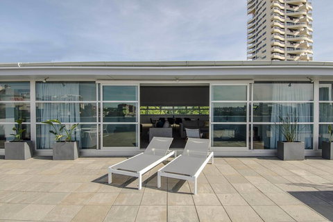 Sydney East Luxury Apartment - Accommodation Perth 1