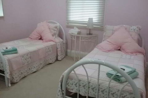 Langley Cottage B & B - Perth Resorts 3
