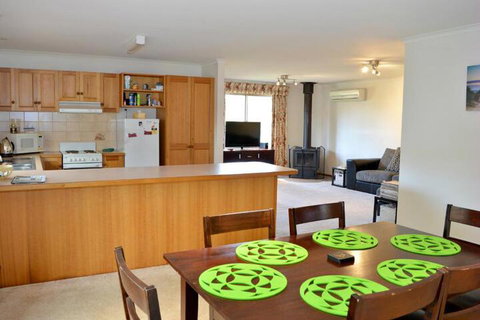 Chillax - Accommodation Perth 2