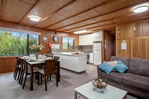 Renmark River Villas & Boats & Bedzzz - Accommodation Perth 1
