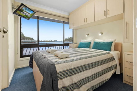 Renmark River Villas & Boats & Bedzzz - Accommodation Perth 6