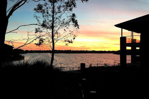 Deluxe Lake View House - Perth Resorts 3