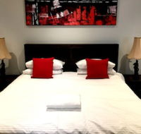 Deluxe Lake View House - Perth Resorts
