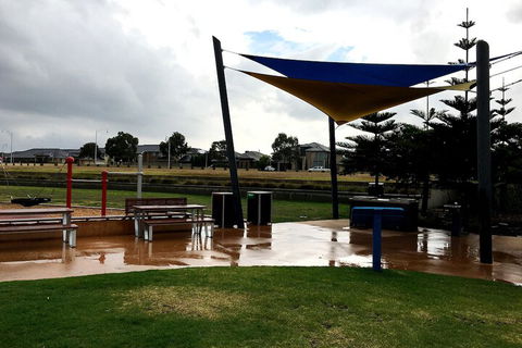 Deluxe Lake View House - Perth Resorts 7