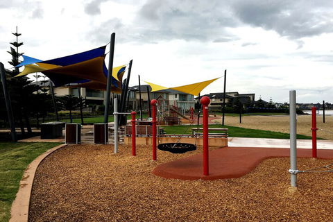 Deluxe Lake View House - Perth Resorts 6