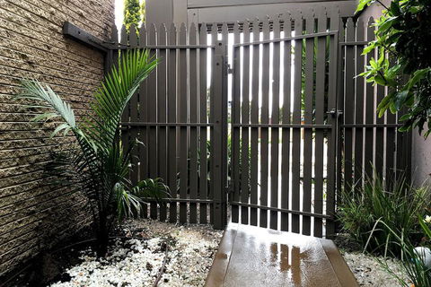 Deluxe Lake View House - Perth Resorts 2