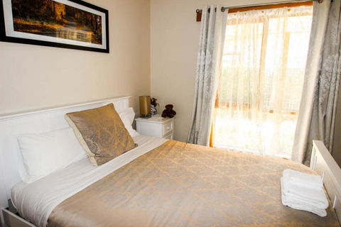 Bright Country Home - Accommodation Perth 6