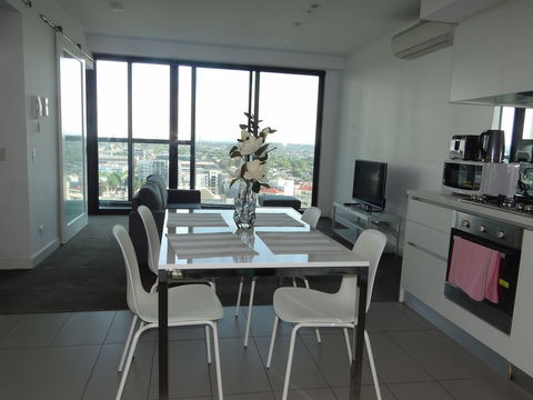 Amazing Accommodations Vogue - Perth Resorts 5