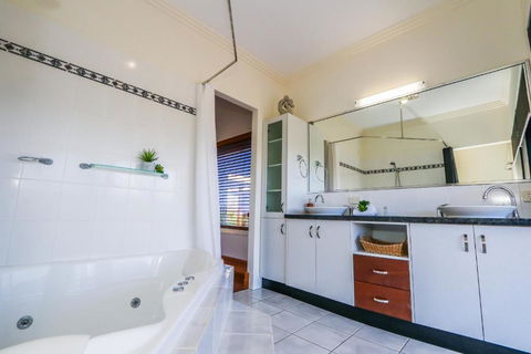 Beach Fansea - Accommodation Perth 3