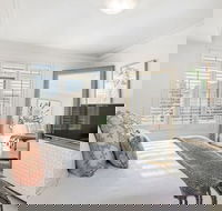 Alberts on Esplanade - Accommodation Perth