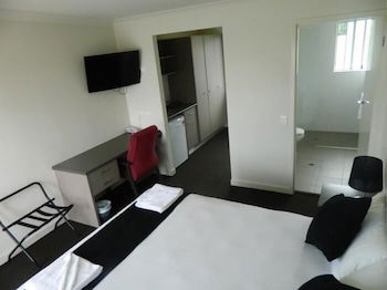 Dooleys Capella Tavern And Motel - Perth Resorts 4