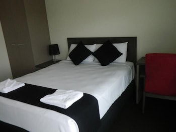 Dooleys Capella Tavern And Motel - Perth Resorts 3