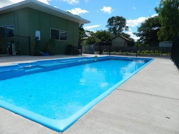 Dooleys Capella Tavern And Motel - Perth Resorts 1