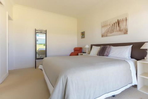 Cottages For Couples - Accommodation Perth 4