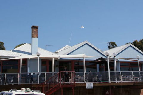 Beauty Point Waterfront Hotel - Accommodation Perth 1