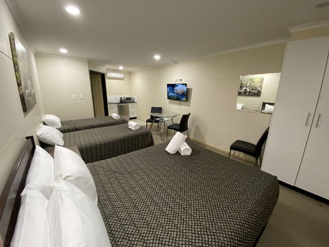 Balranald Club Motel - Accommodation Perth 2