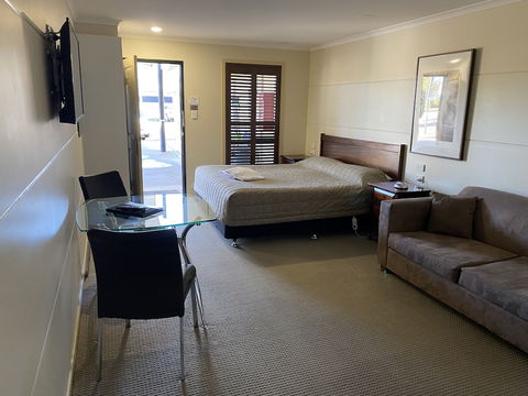 Balranald Club Motel - Accommodation Perth 3